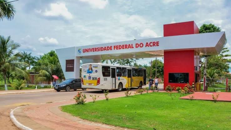 Leo de Brito destina R$ 13,5 mi para UFAC e auxilia instituição na retomada de atividades presenciais